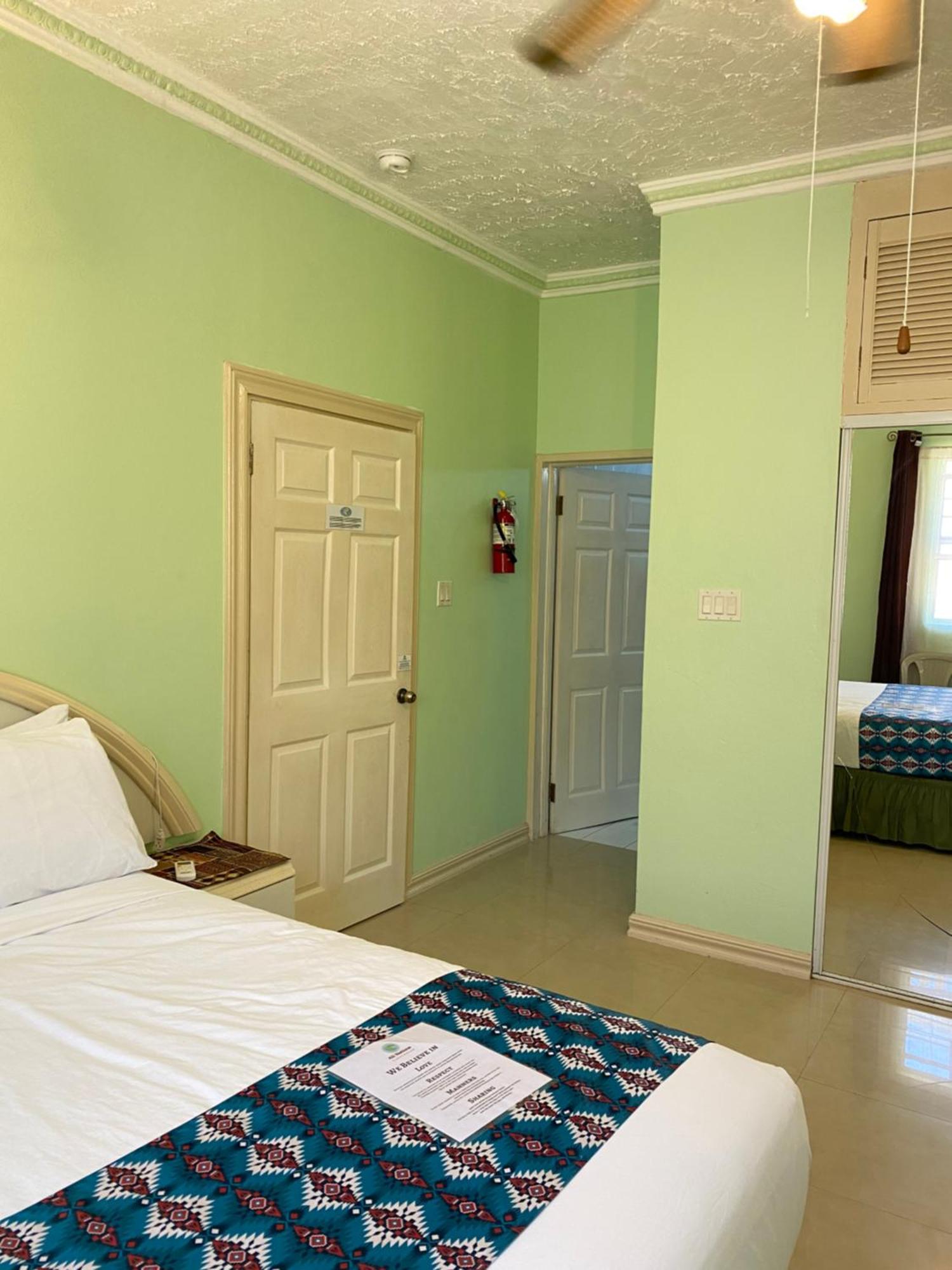 פורט אנטוניו All Nations Guest House מראה חיצוני תמונה